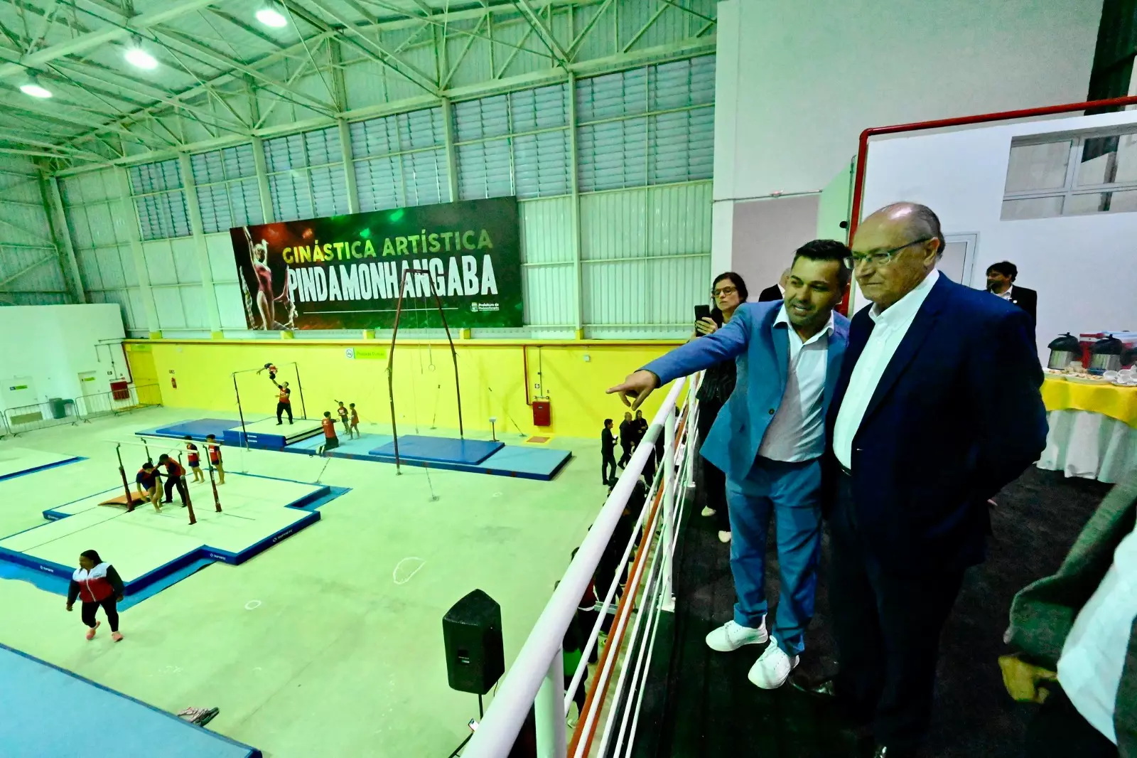 Pinda entrega Centro de Iniciação Esportiva no Crispim